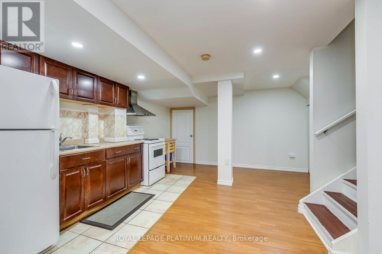 5644 Longboat Avenue, Mississauga, Ontario  L5M 7E8 - Photo 36 - W12519844