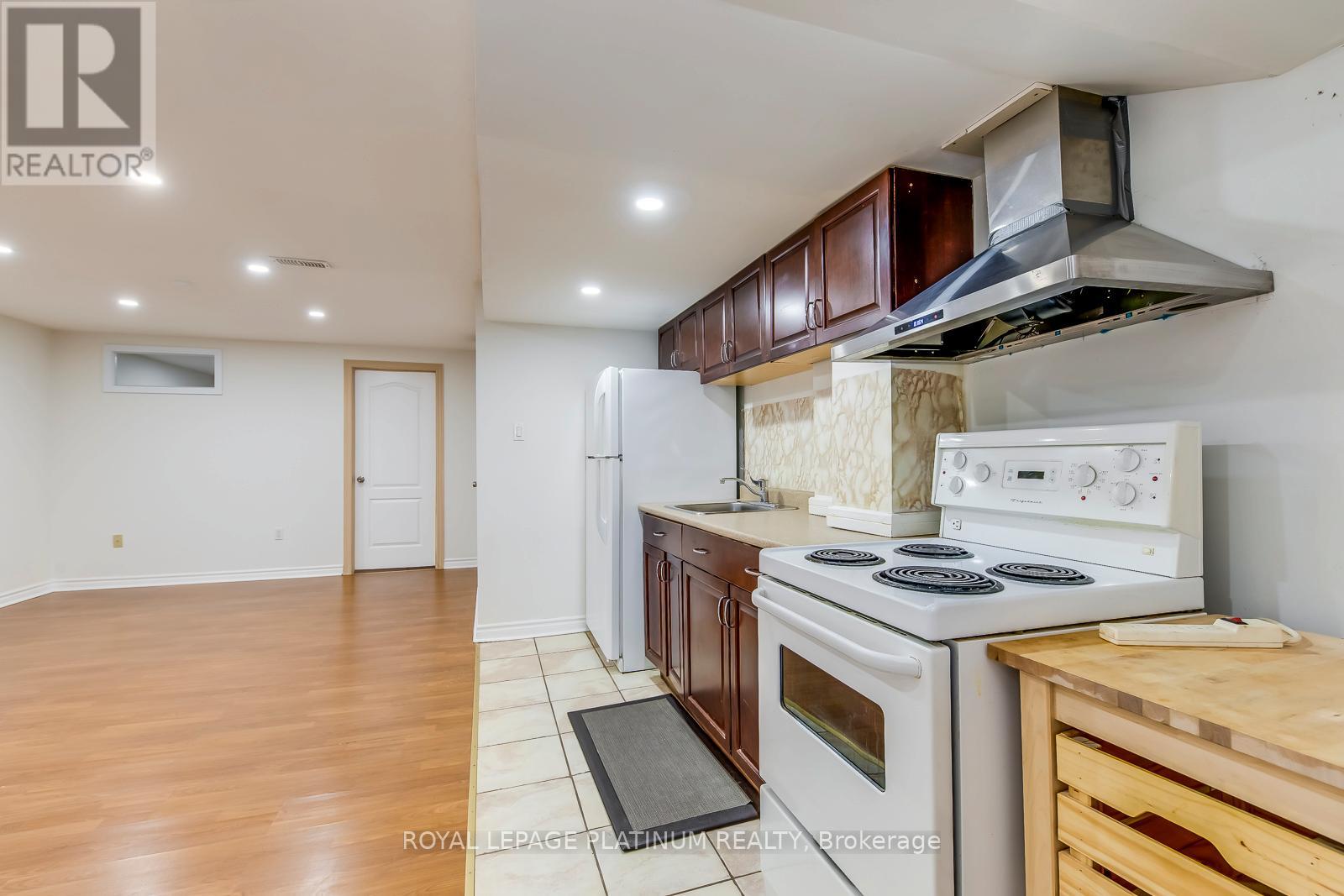 5644 Longboat Avenue, Mississauga, Ontario  L5M 7E8 - Photo 37 - W12519844