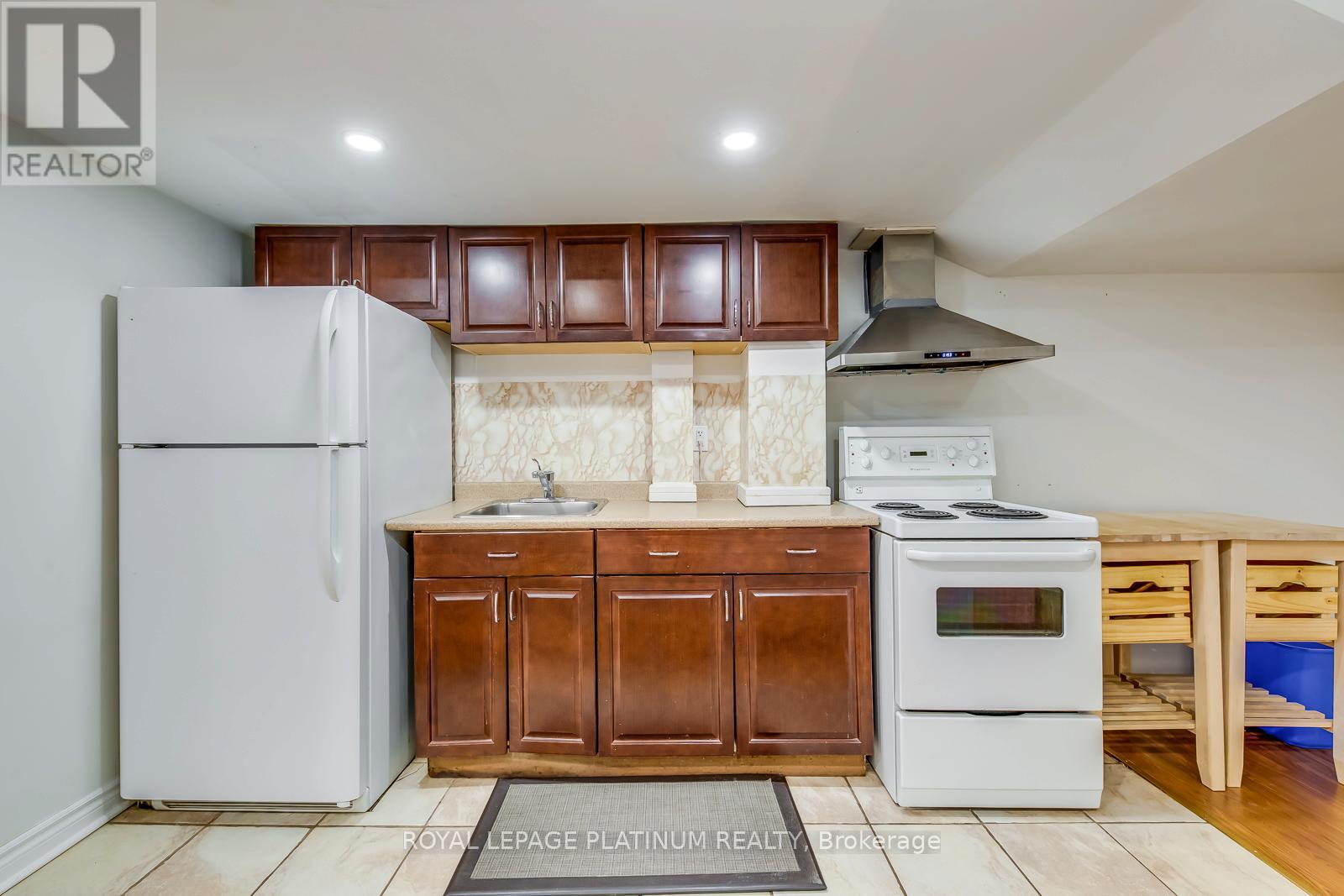 5644 Longboat Avenue, Mississauga, Ontario  L5M 7E8 - Photo 38 - W12519844