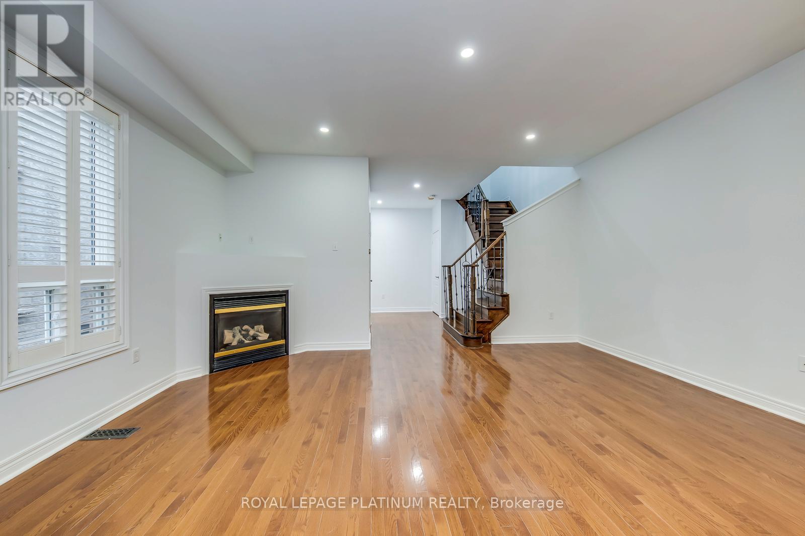 5644 Longboat Avenue, Mississauga, Ontario  L5M 7E8 - Photo 8 - W12519844