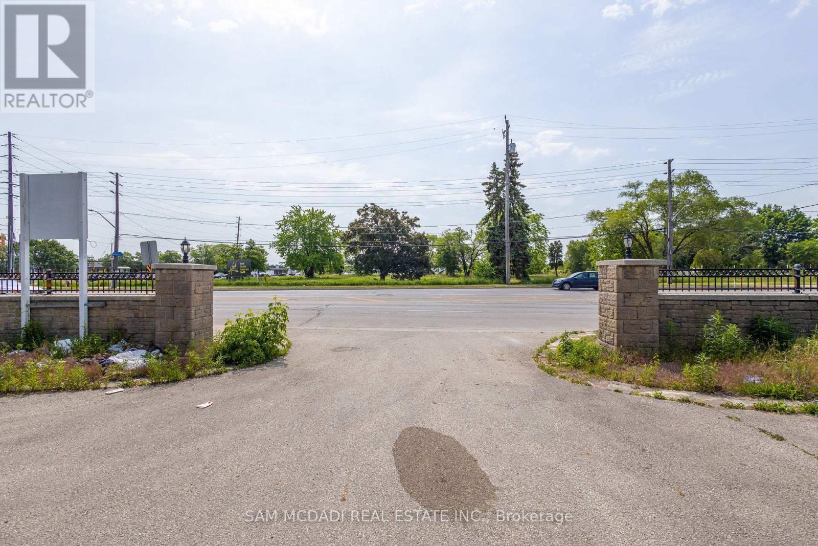 2477 Queensway Drive, Burlington, Ontario  L7R 3R9 - Photo 8 - W12519848