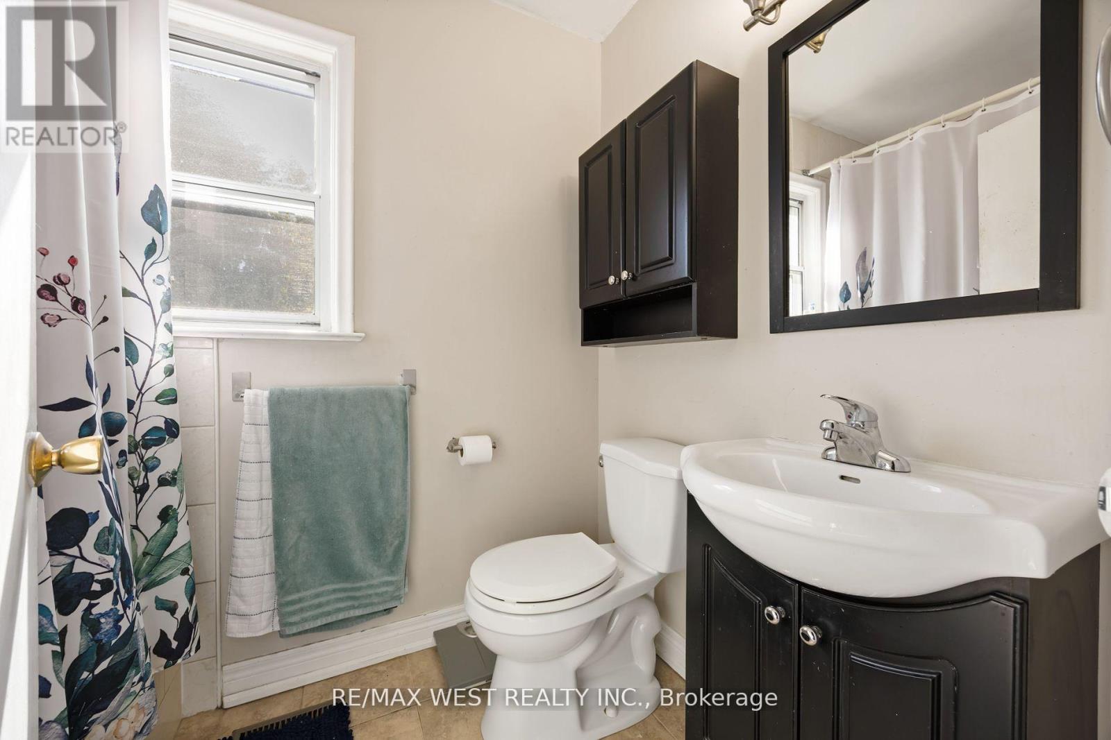 241 Eileen Avenue, Toronto, Ontario  M6N 1W5 - Photo 15 - W12519852