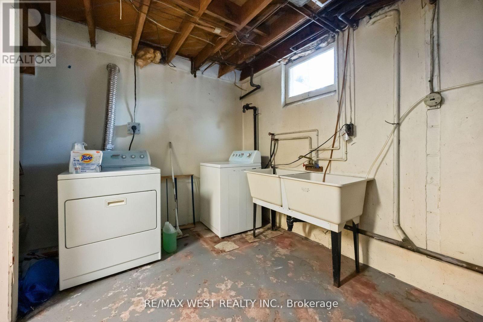 241 Eileen Avenue, Toronto, Ontario  M6N 1W5 - Photo 25 - W12519852