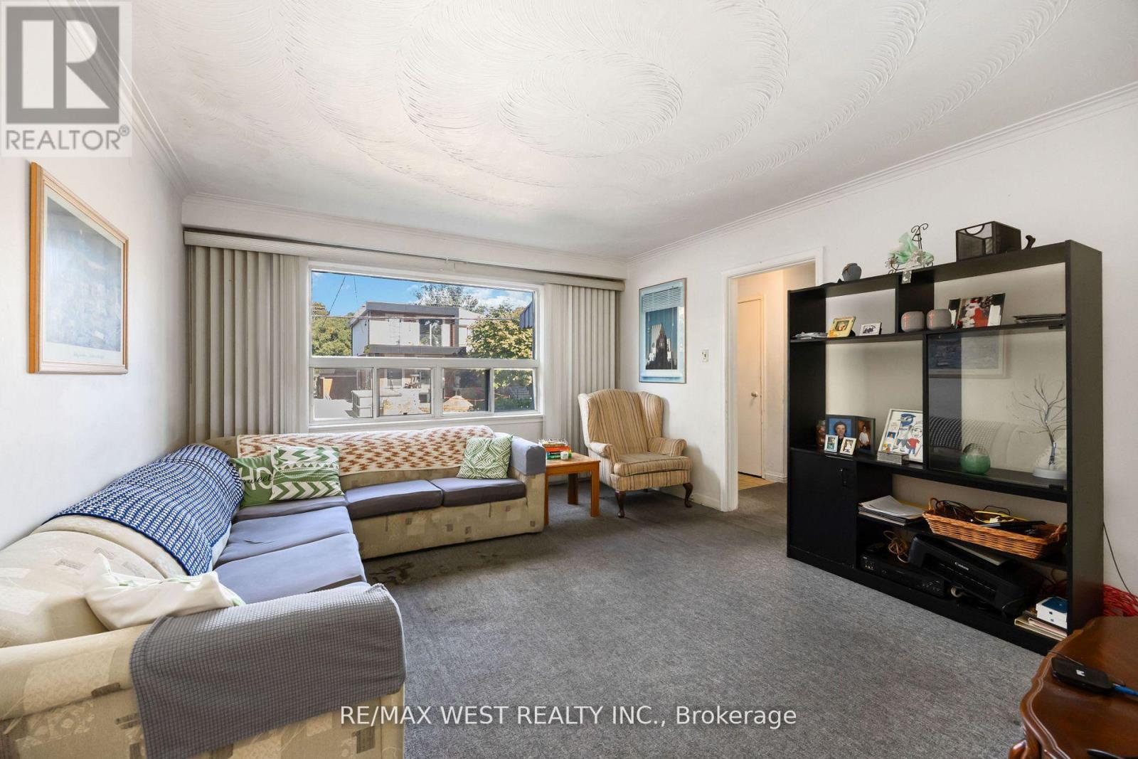 241 Eileen Avenue, Toronto, Ontario  M6N 1W5 - Photo 5 - W12519852