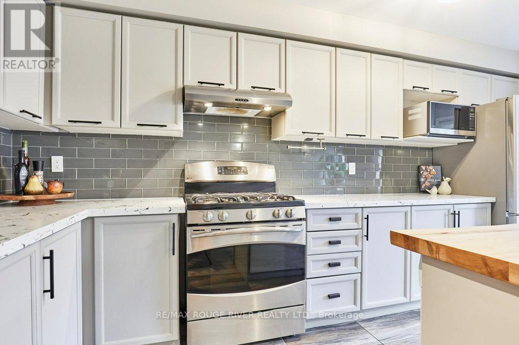 104 Roxton Road, Oakville, Ontario  L6H 6V4 - Photo 12 - W12519866