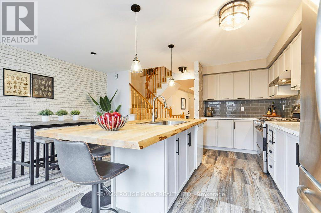 104 Roxton Road, Oakville, Ontario  L6H 6V4 - Photo 16 - W12519866