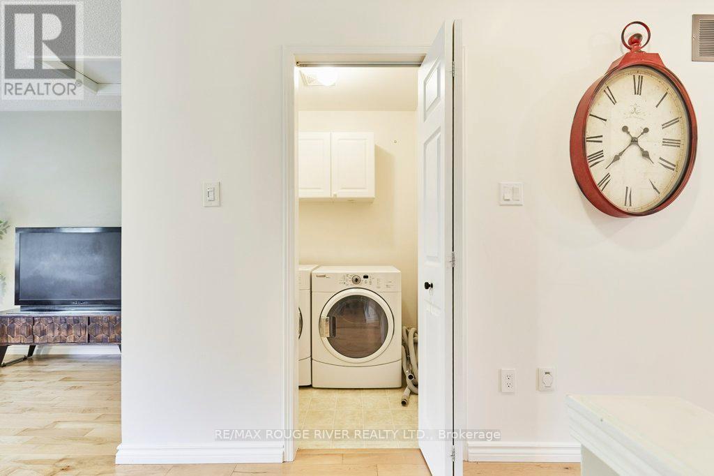 104 Roxton Road, Oakville, Ontario  L6H 6V4 - Photo 28 - W12519866