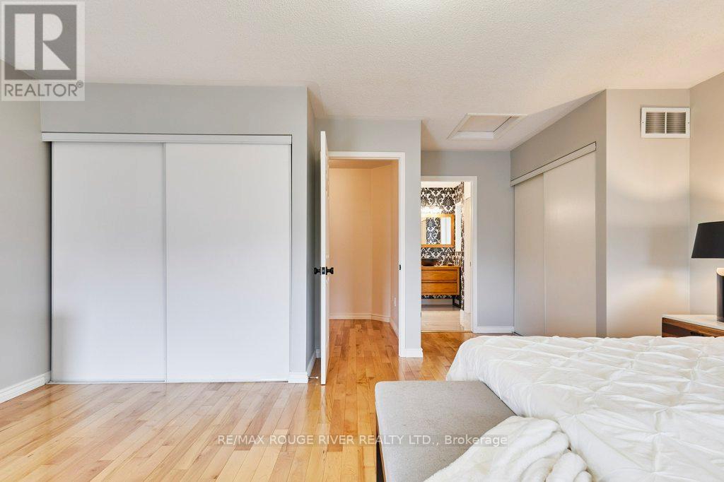 104 Roxton Road, Oakville, Ontario  L6H 6V4 - Photo 31 - W12519866