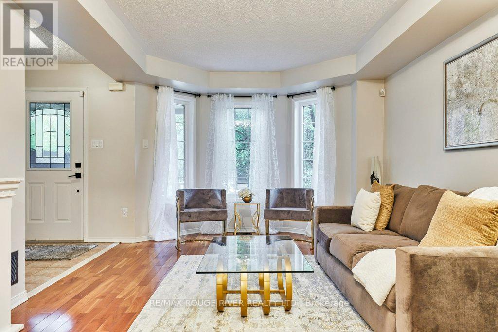 104 Roxton Road, Oakville, Ontario  L6H 6V4 - Photo 7 - W12519866