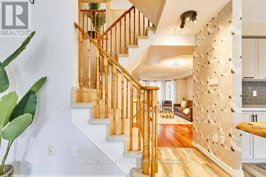 104 Roxton Road, Oakville, Ontario  L6H 6V4 - Photo 8 - W12519866