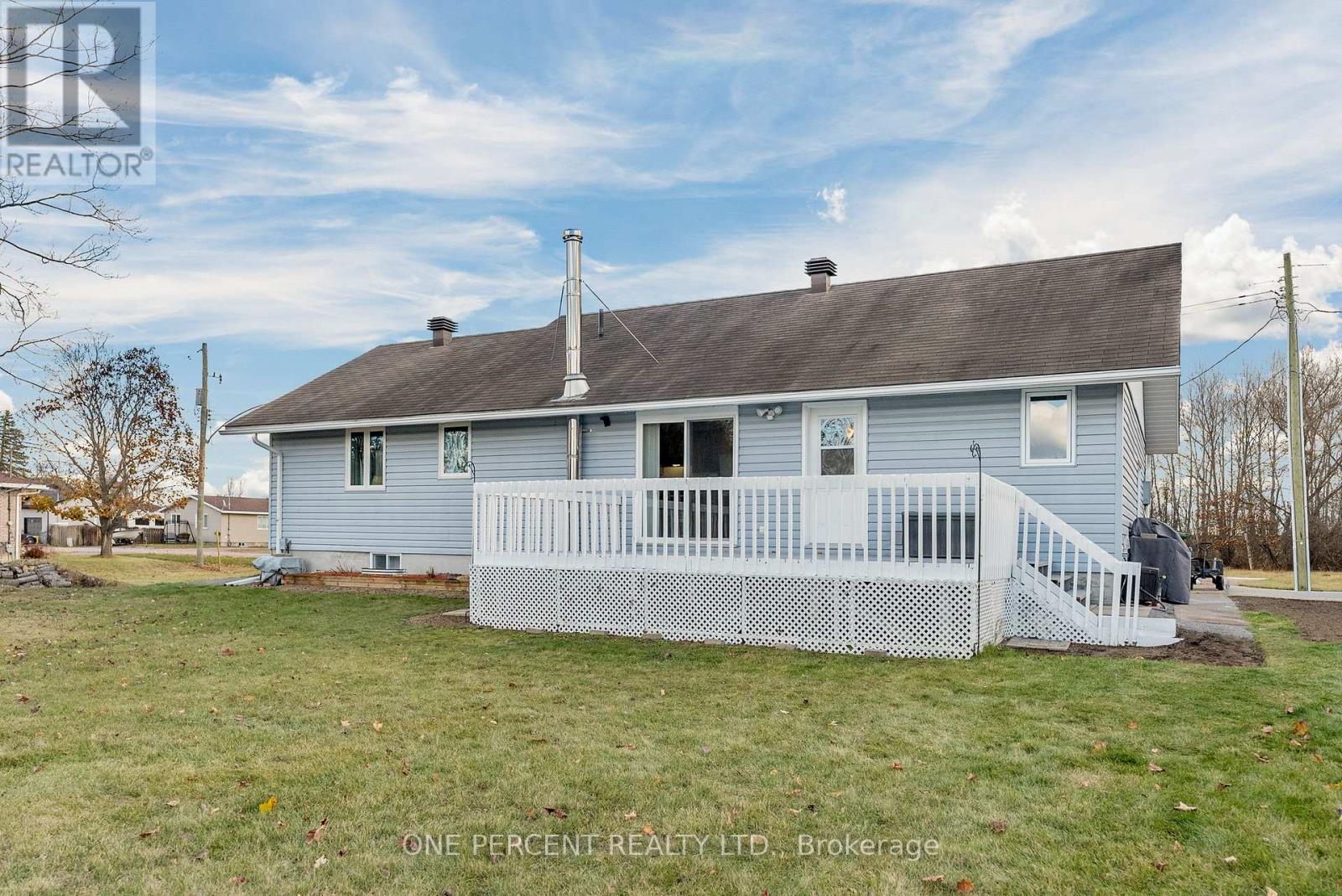 626 Willow Drive, Laurentian Valley, Ontario  K8A 4J1 - Photo 25 - X12514998