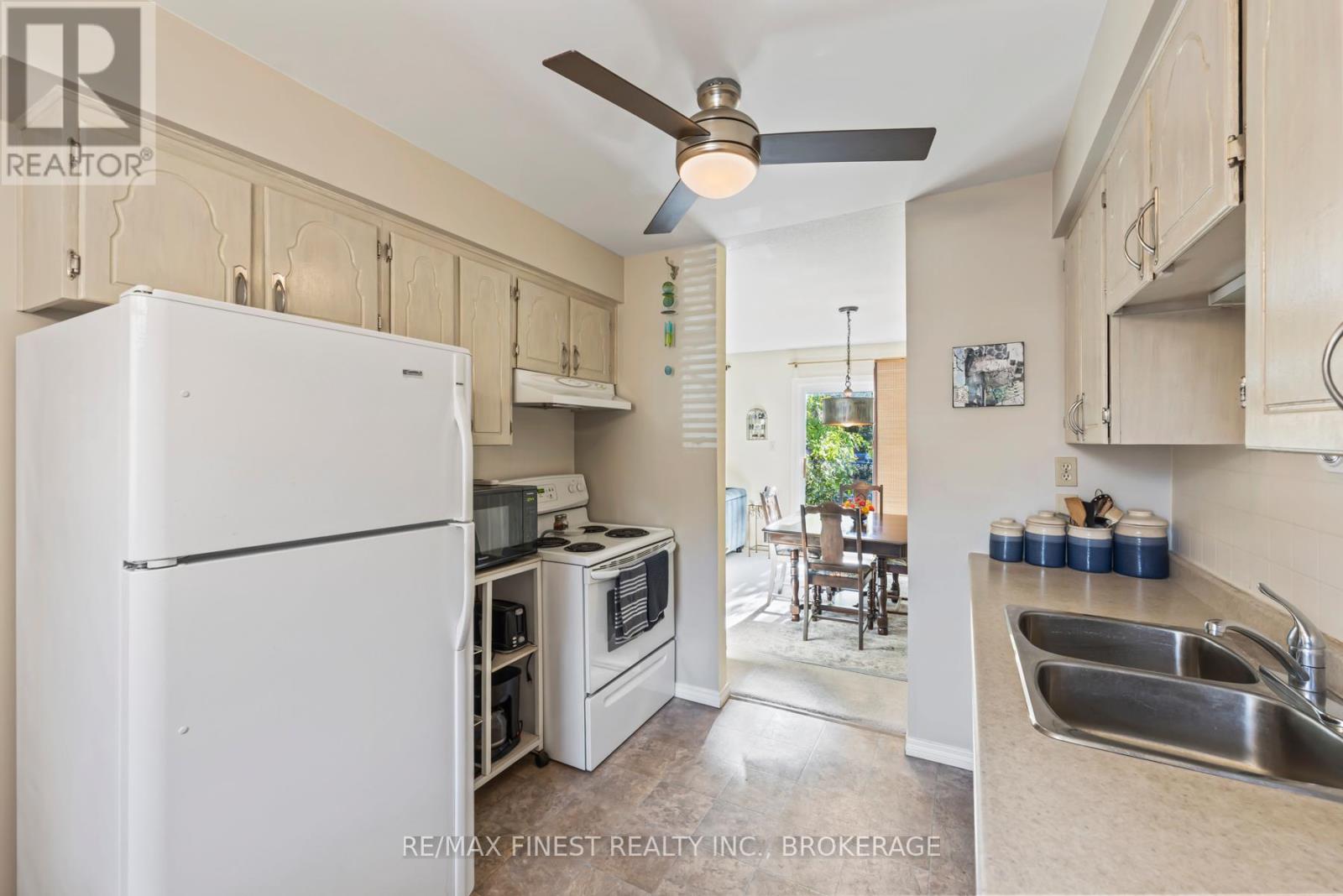 48 - 19 Macpherson Avenue, Kingston, Ontario K7M 6W4 - Photo 15 - X12490542