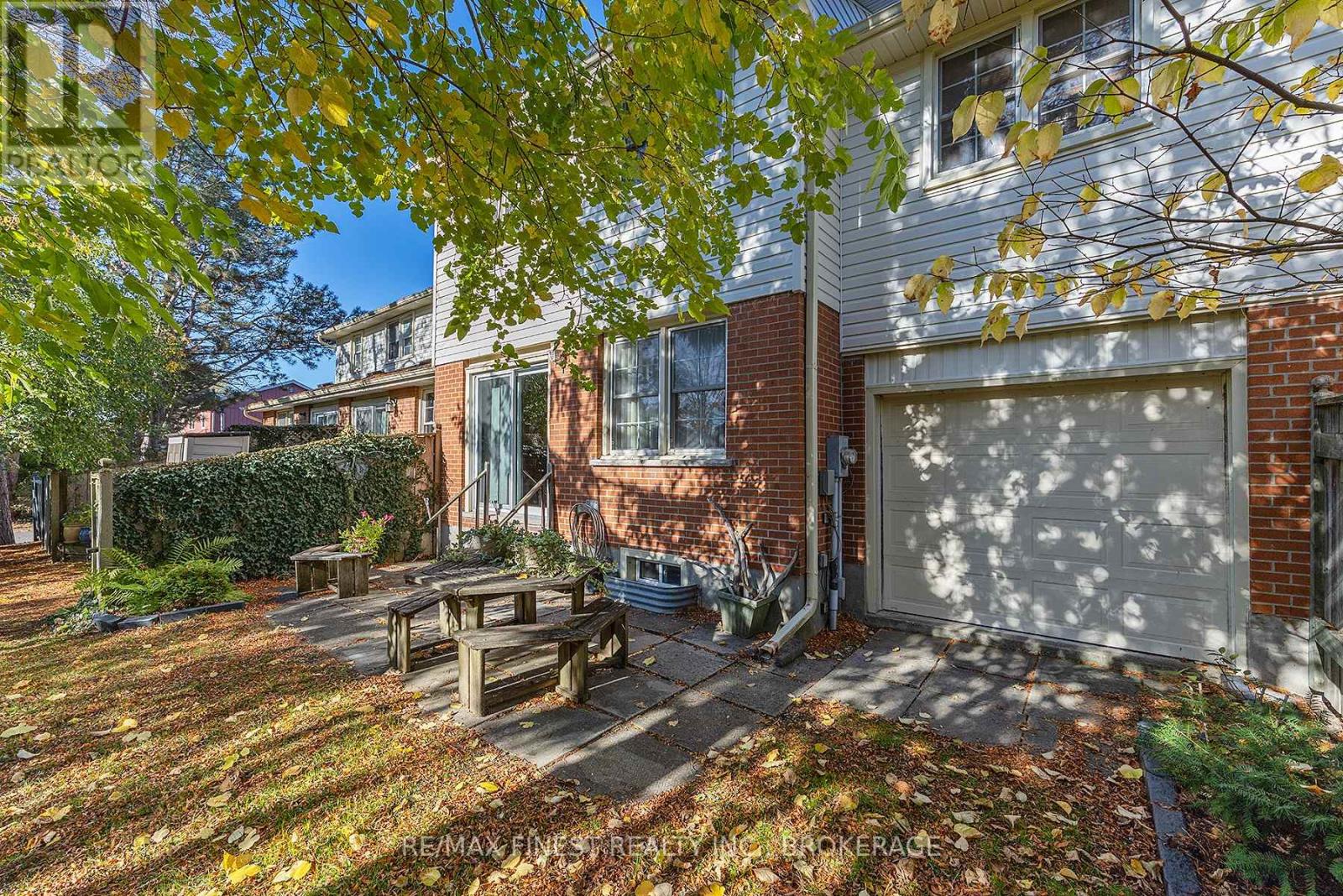 48 - 19 Macpherson Avenue, Kingston, Ontario K7M 6W4 - Photo 4 - X12490542