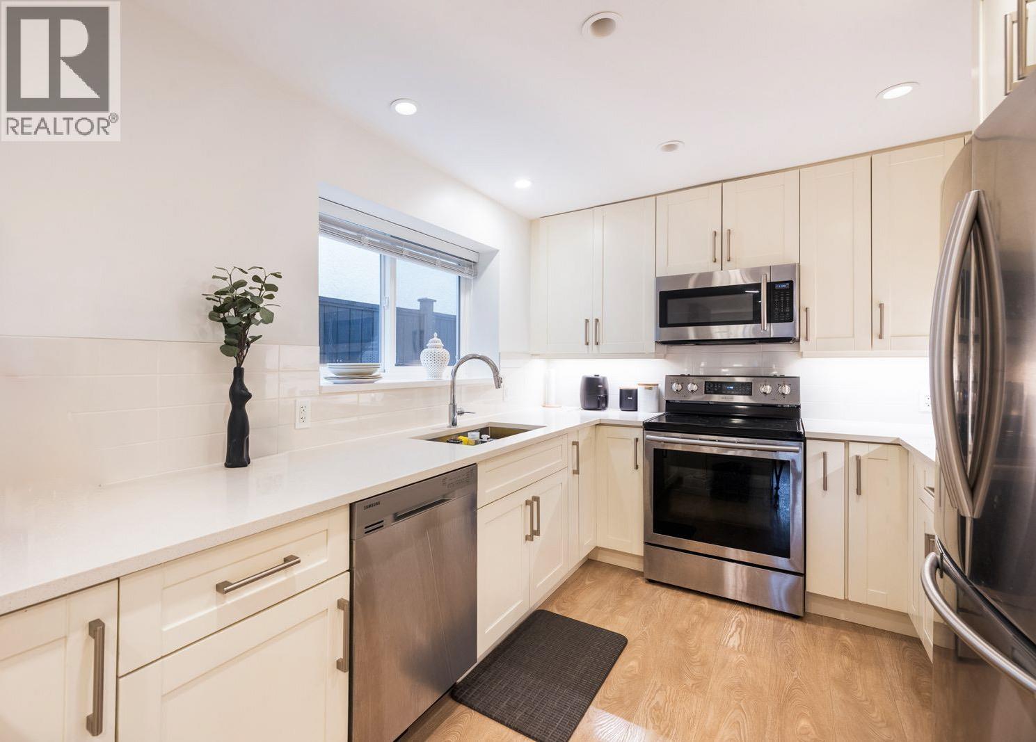 1709 Philip Avenue, North Vancouver, British Columbia V7P 2V9 - Photo 8 - R3064141