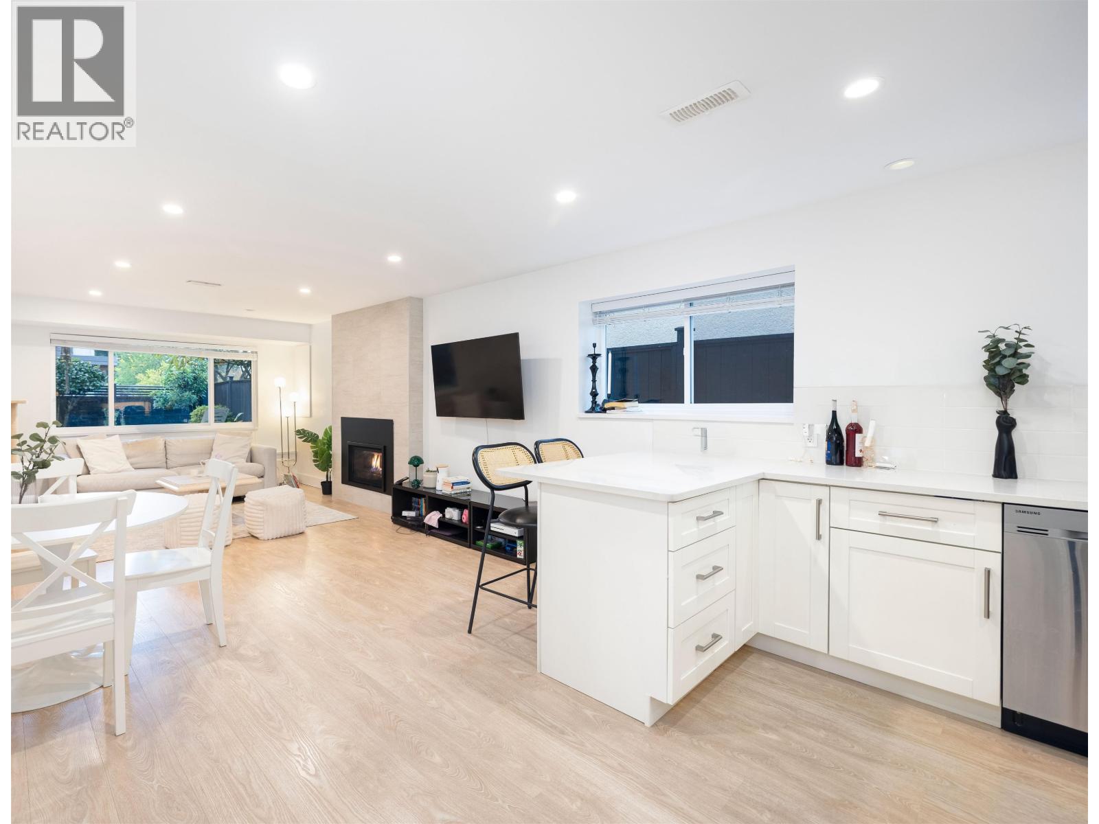 1709 Philip Avenue, North Vancouver, British Columbia V7P 2V9 - Photo 7 - R3064141