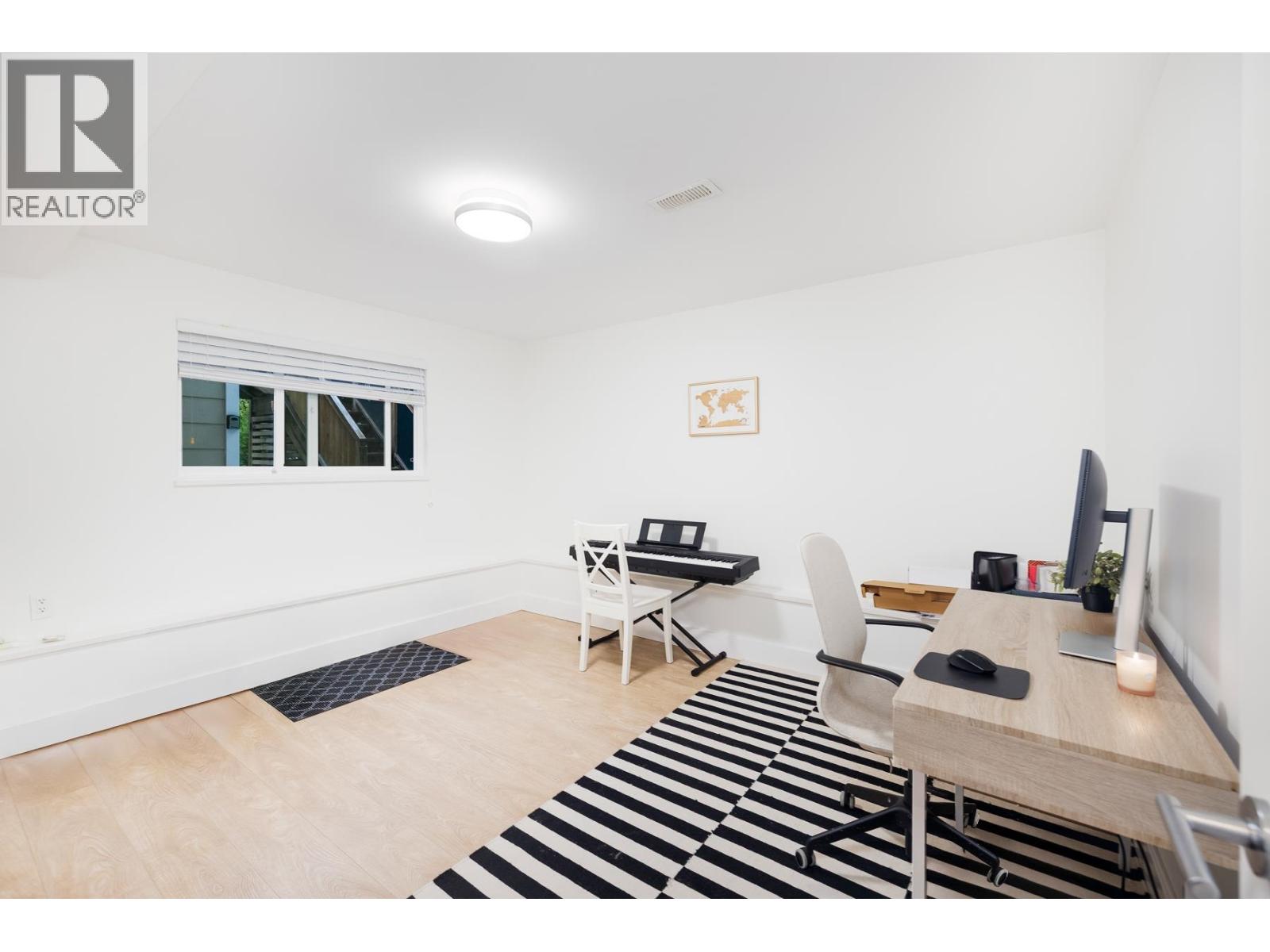 1709 Philip Avenue, North Vancouver, British Columbia V7P 2V9 - Photo 12 - R3064141