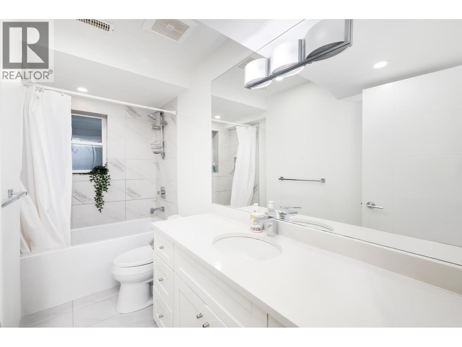 1709 Philip Avenue, North Vancouver, British Columbia V7P 2V9 - Photo 13 - R3064141