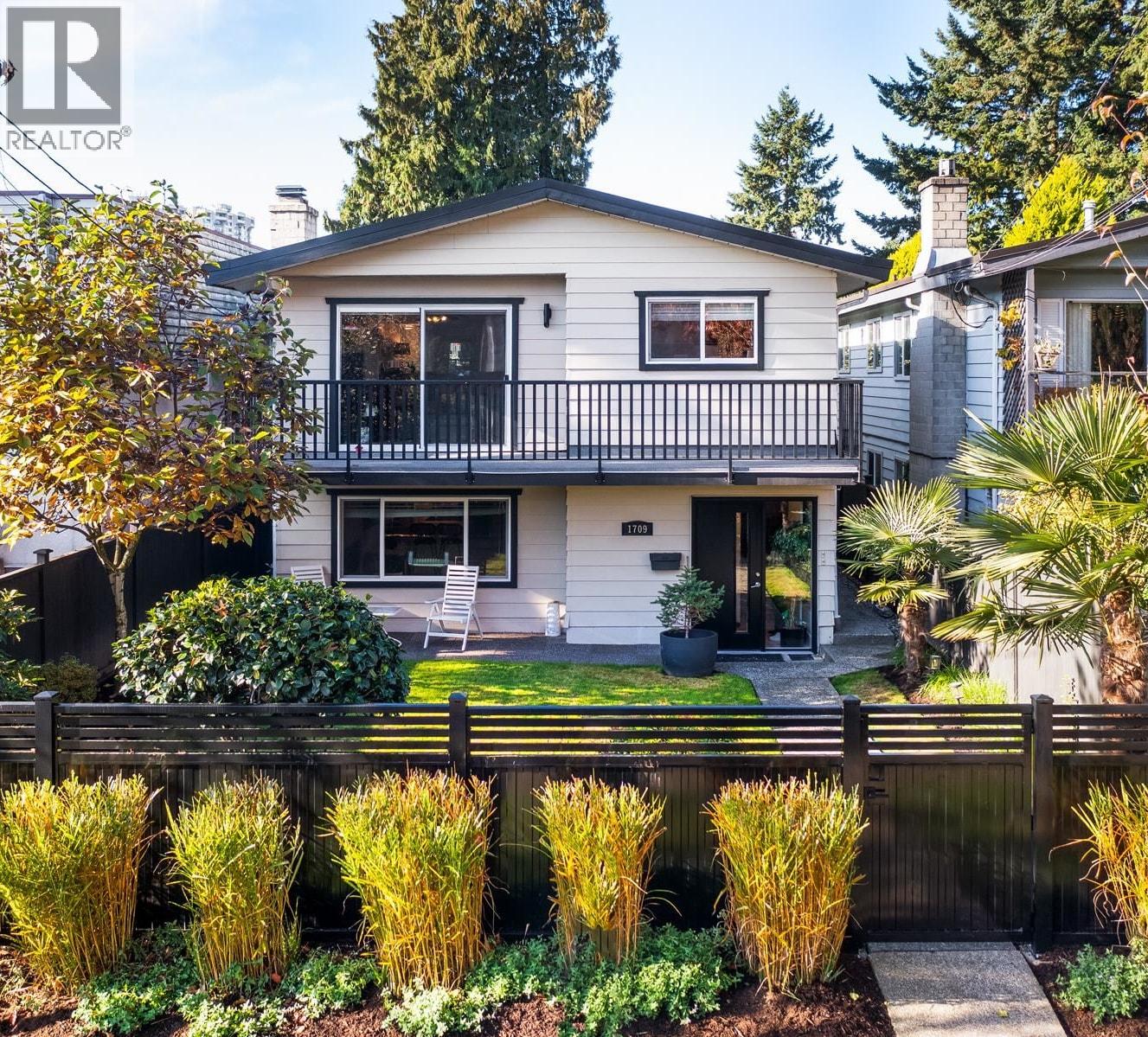 1709 PHILIP AVENUE, North Vancouver, British Columbia