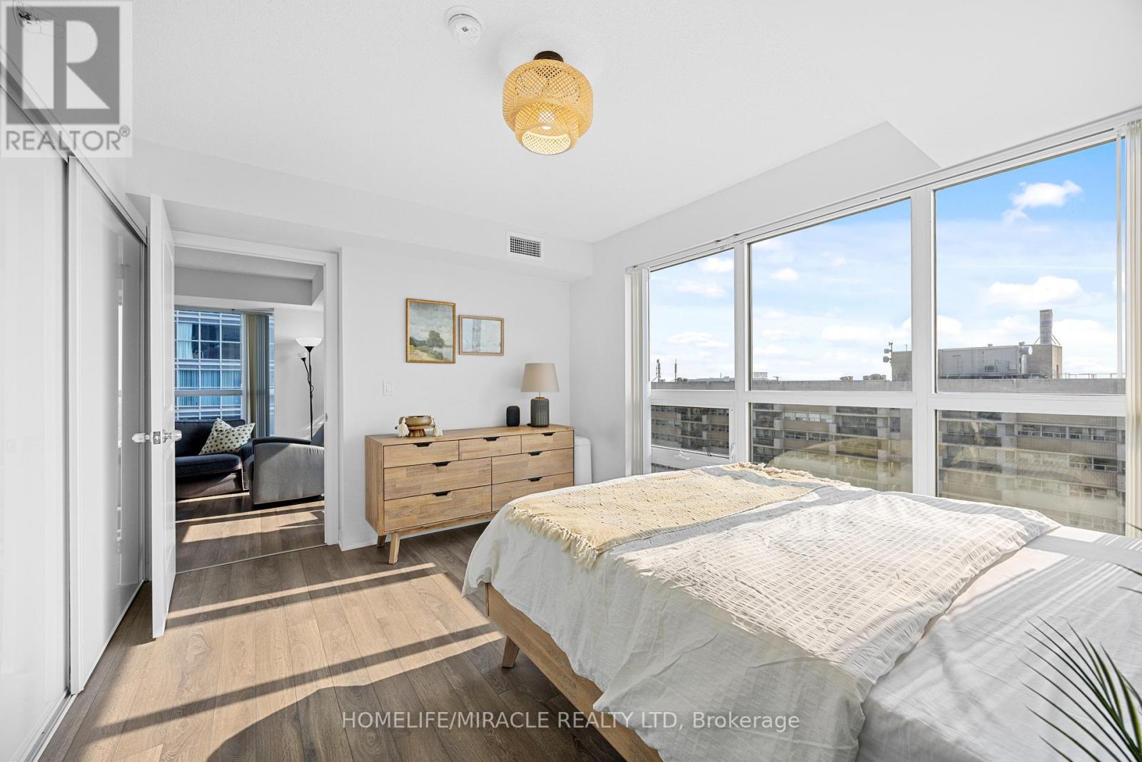 2002 - 30 Meadowglen Place, Toronto, Ontario M1G 0A6 - Photo 17 - E12519868