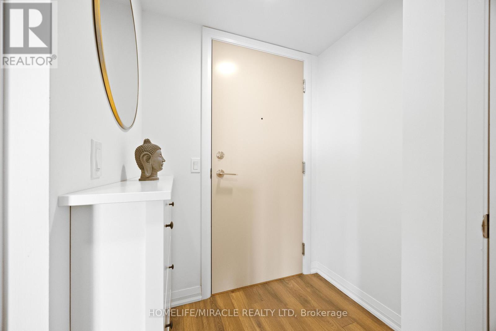 2002 - 30 Meadowglen Place, Toronto, Ontario M1G 0A6 - Photo 3 - E12519868