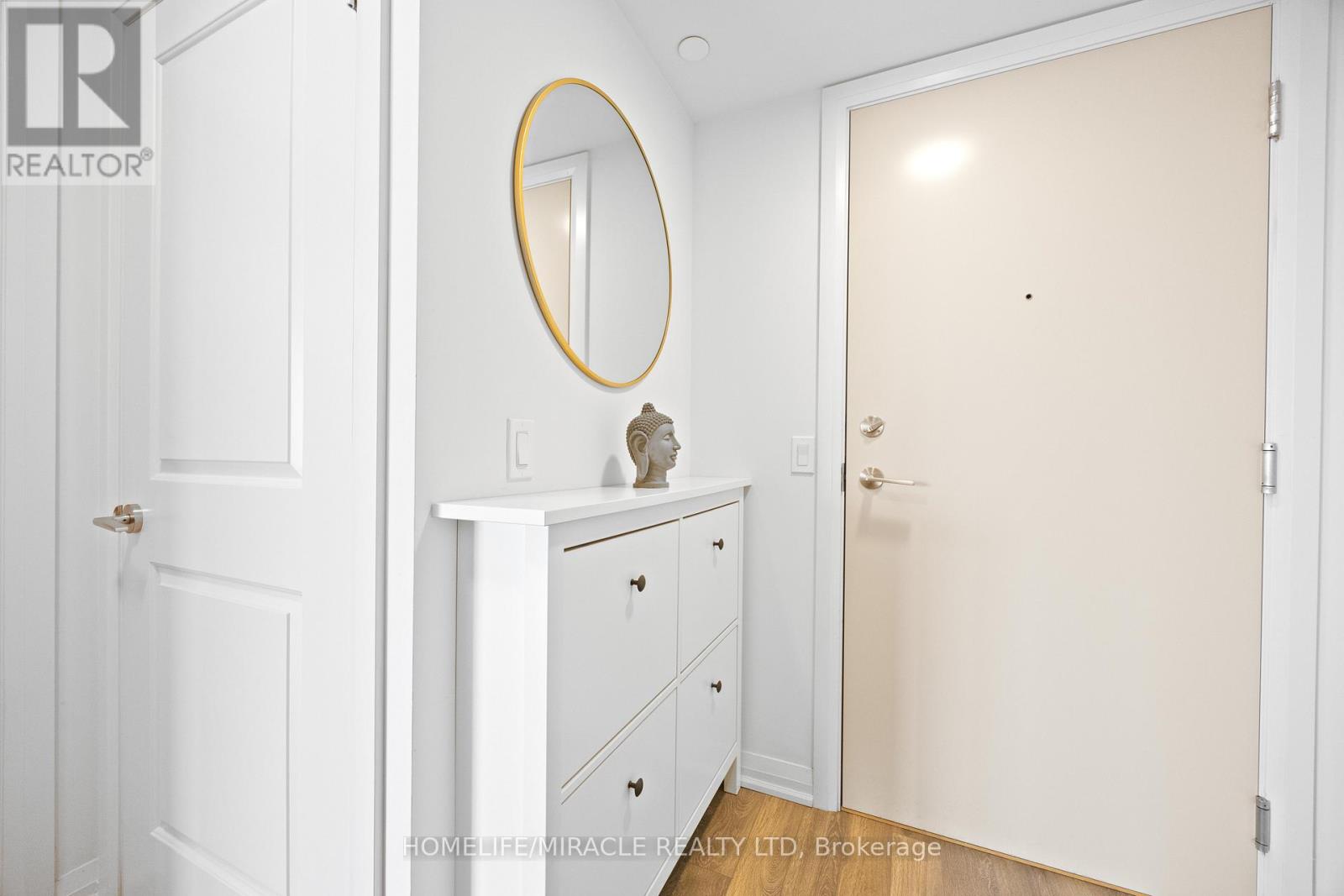 2002 - 30 Meadowglen Place, Toronto, Ontario M1G 0A6 - Photo 4 - E12519868