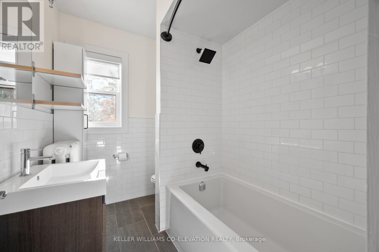 4 - 2461 Queen Street E, Toronto, Ontario  M4E 1H8 - Photo 12 - E12519924