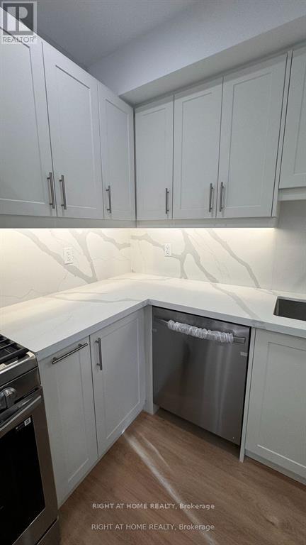 227 Miyako Court, Oshawa, Ontario L1L 0R7 - Photo 3 - E12519964