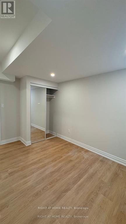 227 Miyako Court, Oshawa, Ontario L1L 0R7 - Photo 9 - E12519964