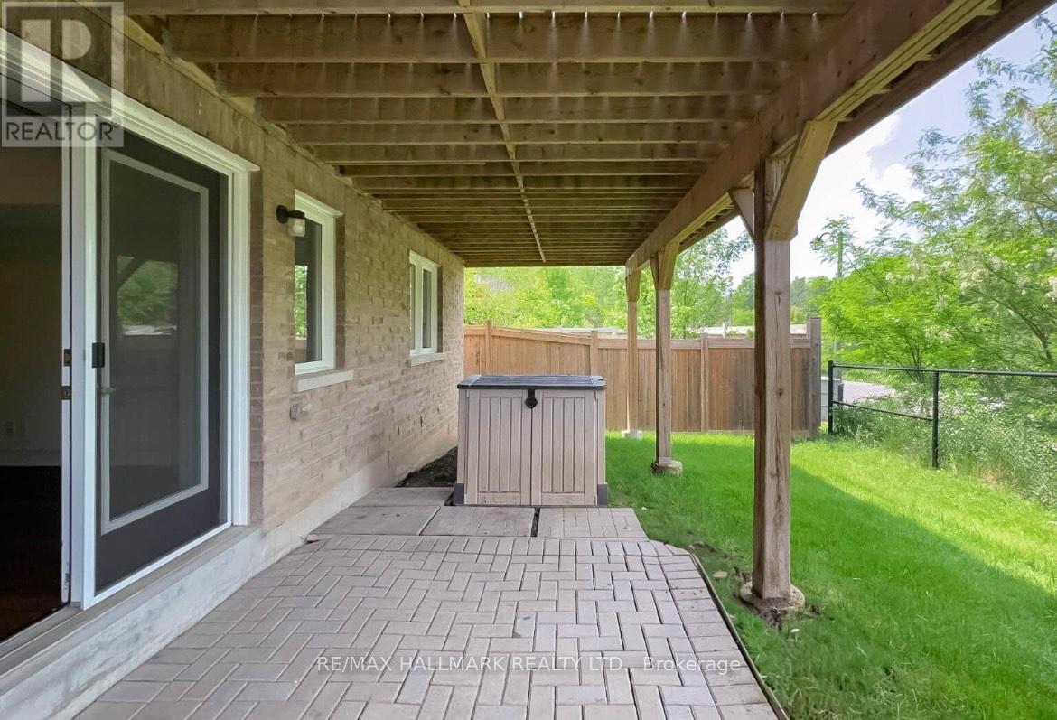 237 Frederick Curran Lane, Newmarket, Ontario  L3X 3J3 - Photo 10 - N12519884