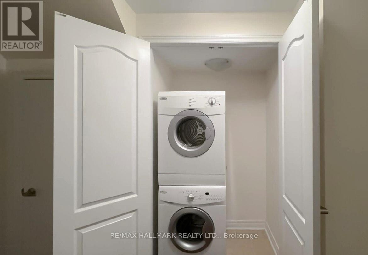 237 Frederick Curran Lane, Newmarket, Ontario  L3X 3J3 - Photo 9 - N12519884