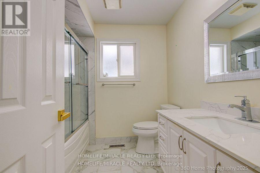 55 Lyndbrook Crescent, Brampton, Ontario  L6P 2N9 - Photo 17 - W12519876