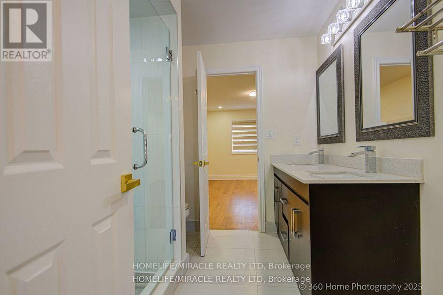 55 Lyndbrook Crescent, Brampton, Ontario  L6P 2N9 - Photo 19 - W12519876