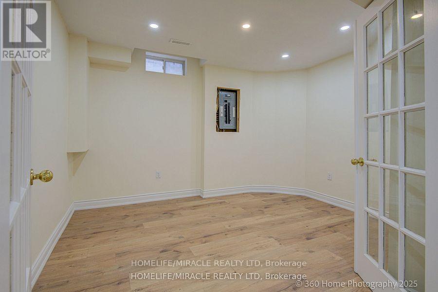 55 Lyndbrook Crescent, Brampton, Ontario  L6P 2N9 - Photo 23 - W12519876