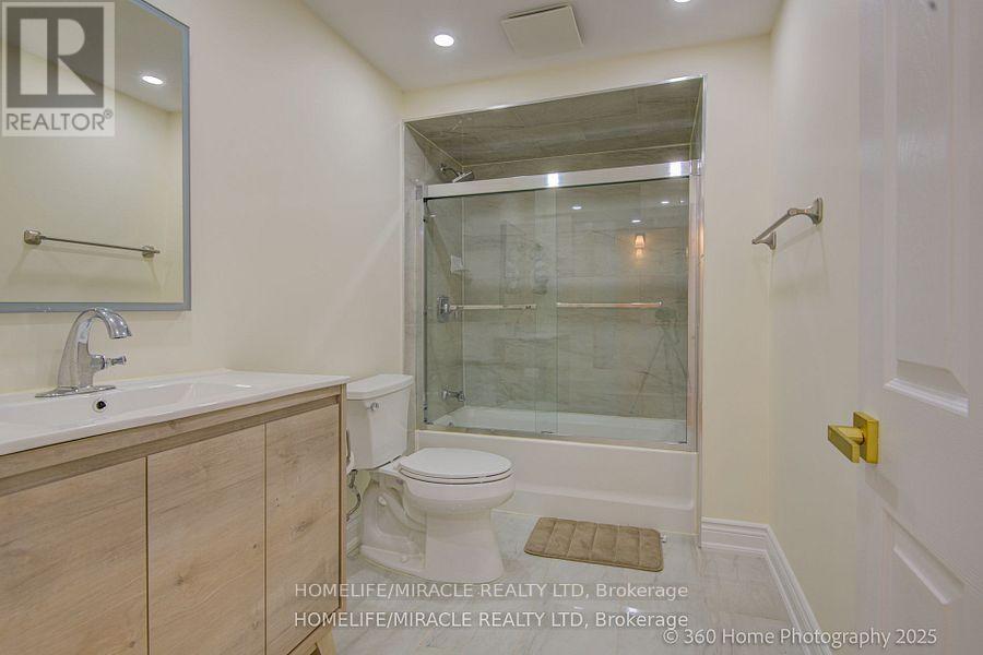 55 Lyndbrook Crescent, Brampton, Ontario  L6P 2N9 - Photo 24 - W12519876