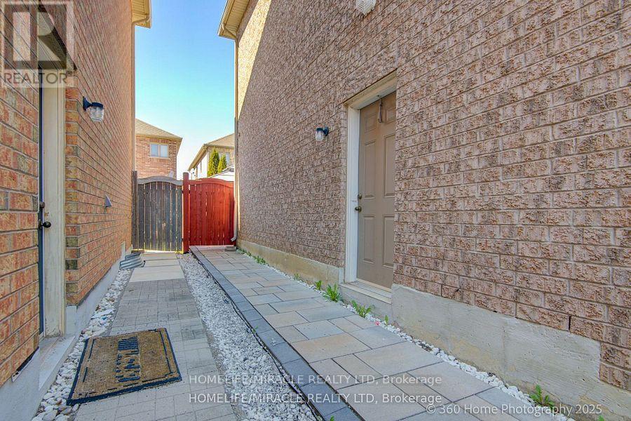 55 Lyndbrook Crescent, Brampton, Ontario  L6P 2N9 - Photo 26 - W12519876