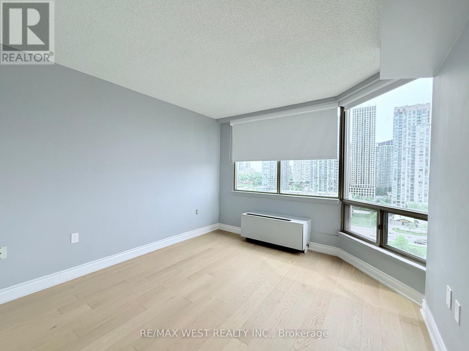 Uph1 - 25 Fairview Road W, Mississauga, Ontario L5B 3Y8 - Photo 10 - W12519902