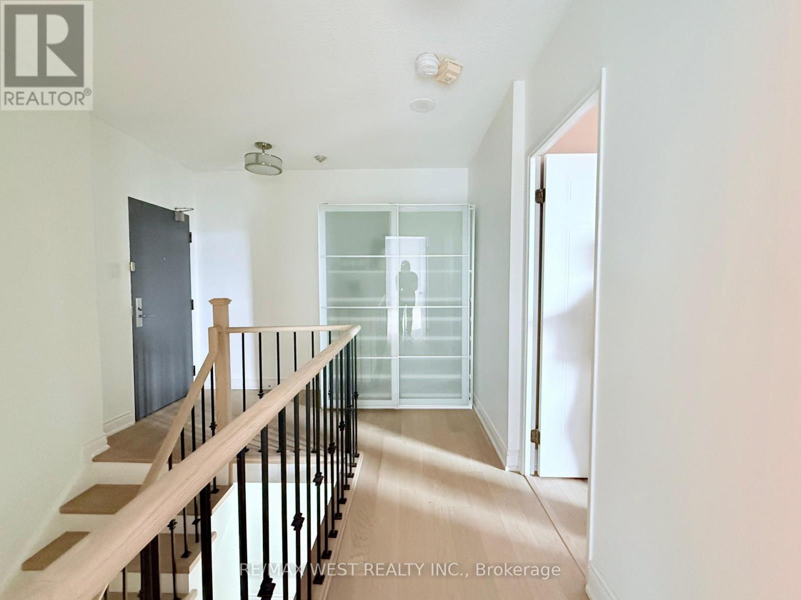 Uph1 - 25 Fairview Road W, Mississauga, Ontario L5B 3Y8 - Photo 14 - W12519902