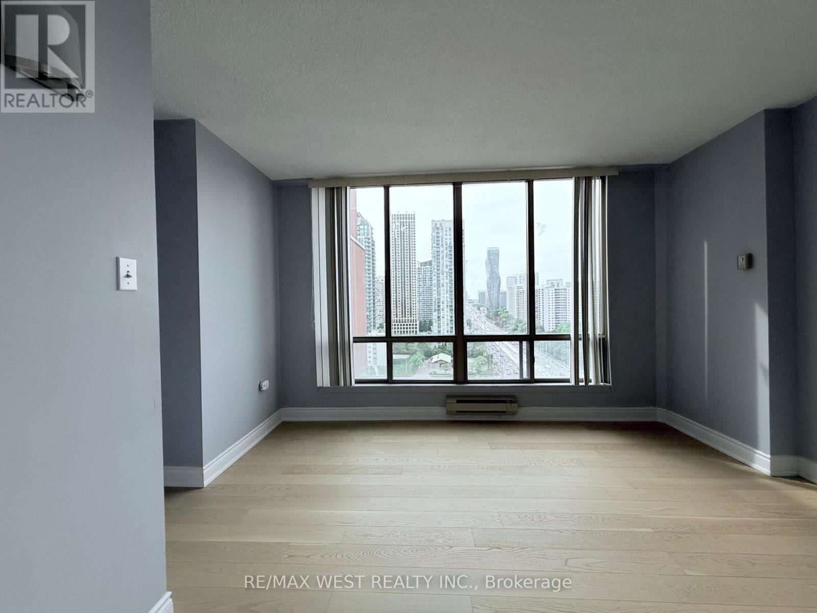 Uph1 - 25 Fairview Road W, Mississauga, Ontario L5B 3Y8 - Photo 18 - W12519902