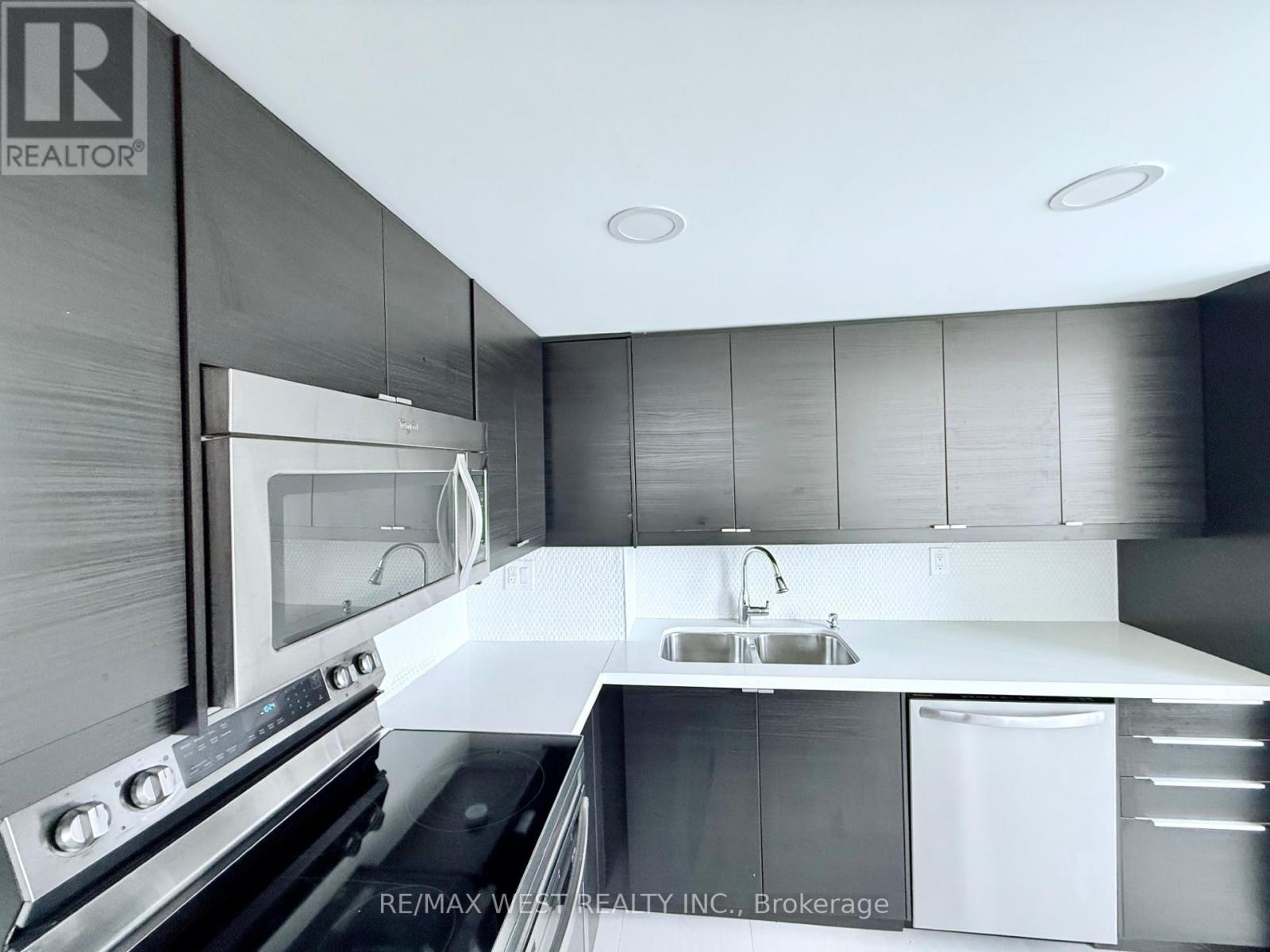 Uph1 - 25 Fairview Road W, Mississauga, Ontario L5B 3Y8 - Photo 5 - W12519902