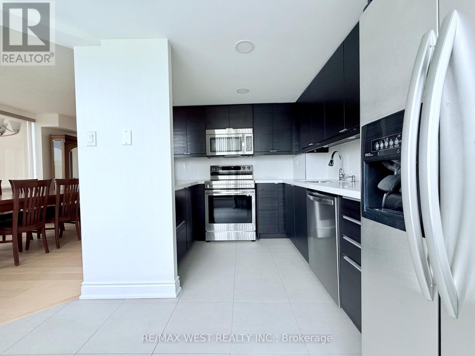 Uph1 - 25 Fairview Road W, Mississauga, Ontario L5B 3Y8 - Photo 6 - W12519902