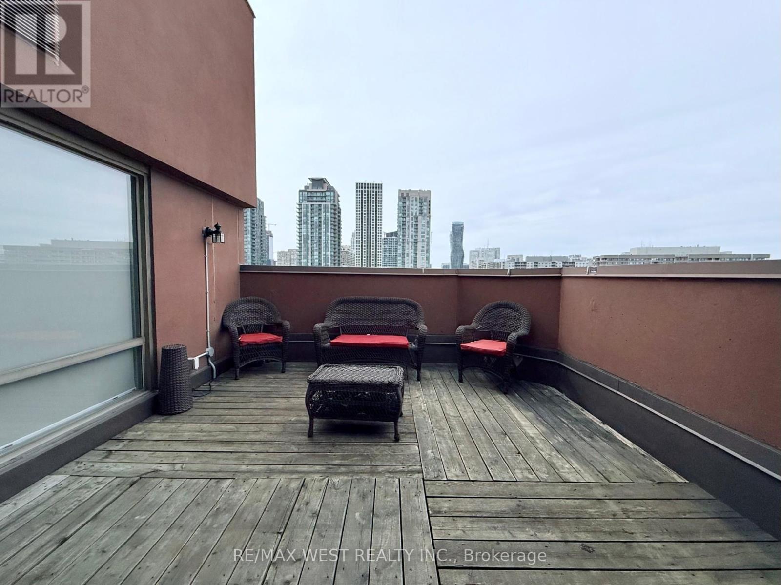 Uph1 - 25 Fairview Road W, Mississauga, Ontario L5B 3Y8 - Photo 9 - W12519902