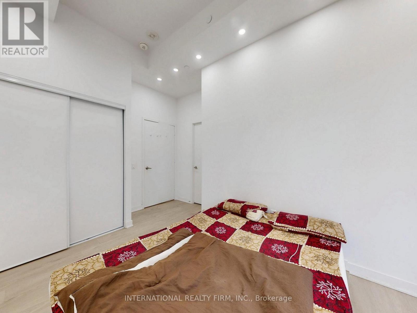 315 - 3900 Confederation Parkway, Mississauga, Ontario  L5B 0M3 - Photo 35 - W12519958