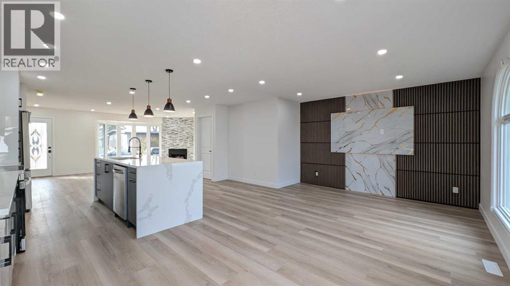 4 Harvey Place Sw, Calgary, Alberta  T2V 3A5 - Photo 10 - A2267449