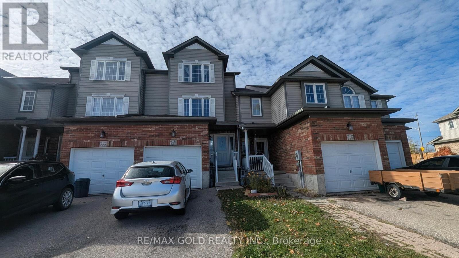 220 Westmeadow Drive, Kitchener, Ontario  N2N 3R1 - Photo 2 - X12519878