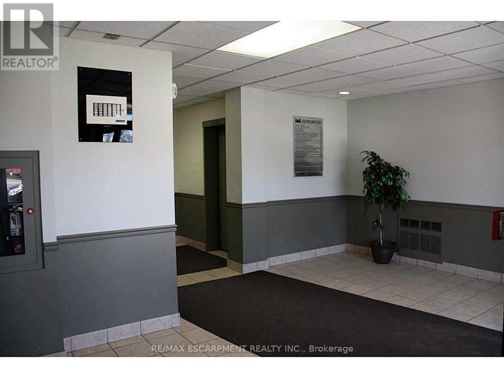 302 - 1030 Upper James Street, Hamilton, Ontario  L9C 6X6 - Photo 5 - X12519918