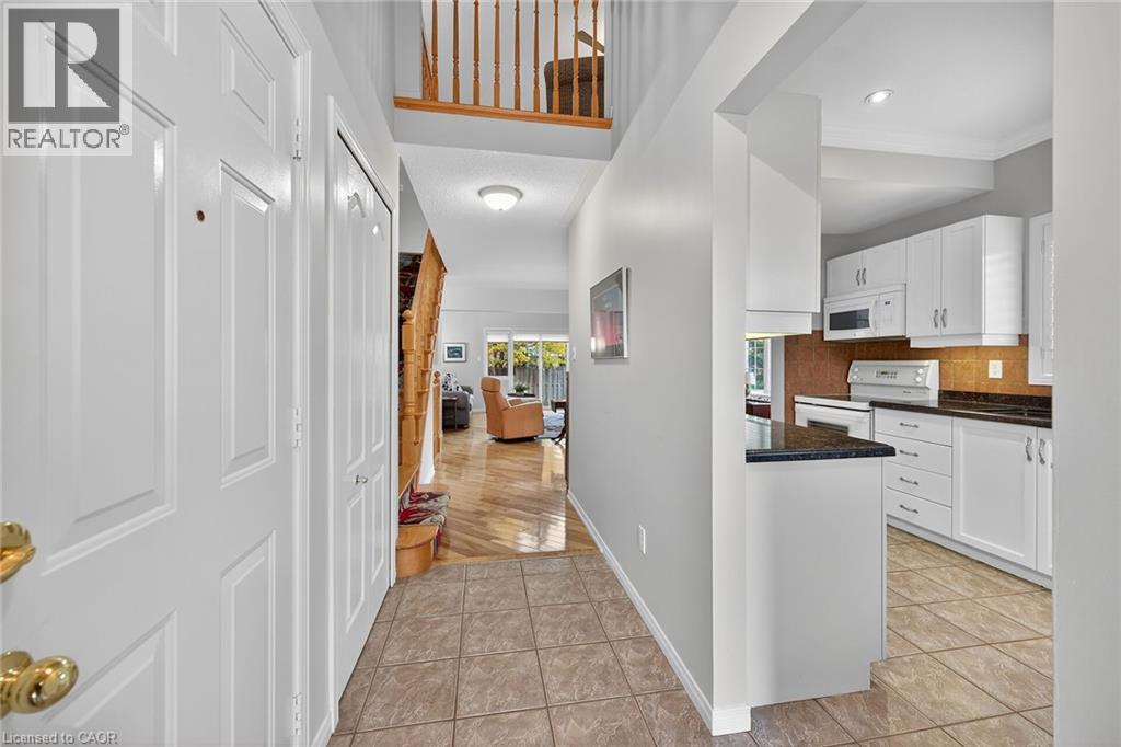 212 Stonehenge Drive Unit# 31, Ancaster, Ontario L9K 1N5 - Photo 4 - 40786301