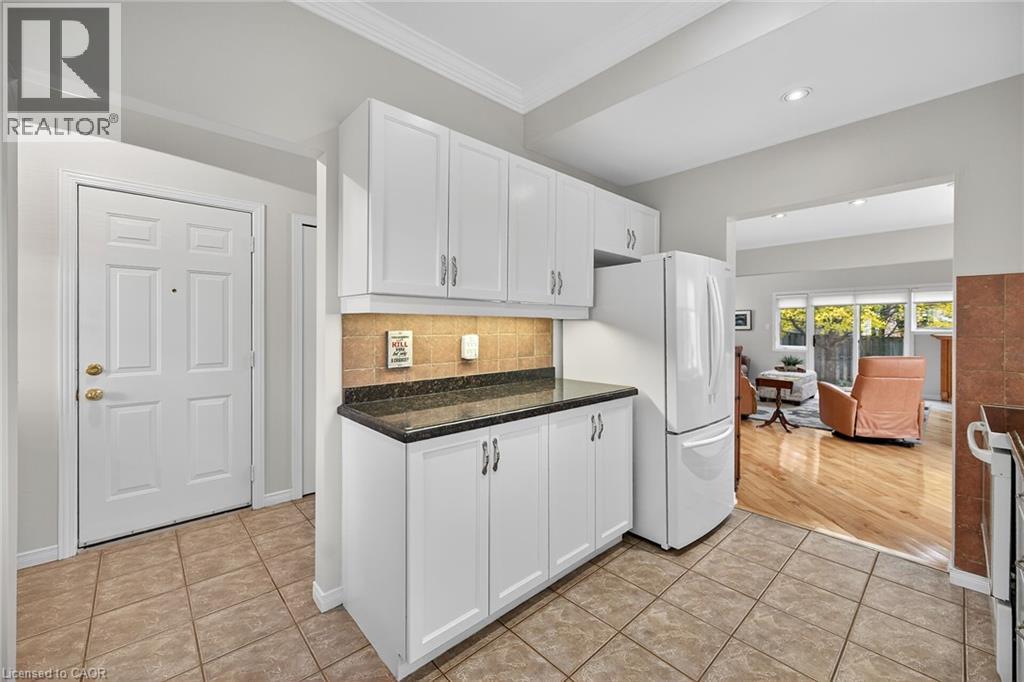 212 Stonehenge Drive Unit# 31, Ancaster, Ontario L9K 1N5 - Photo 6 - 40786301