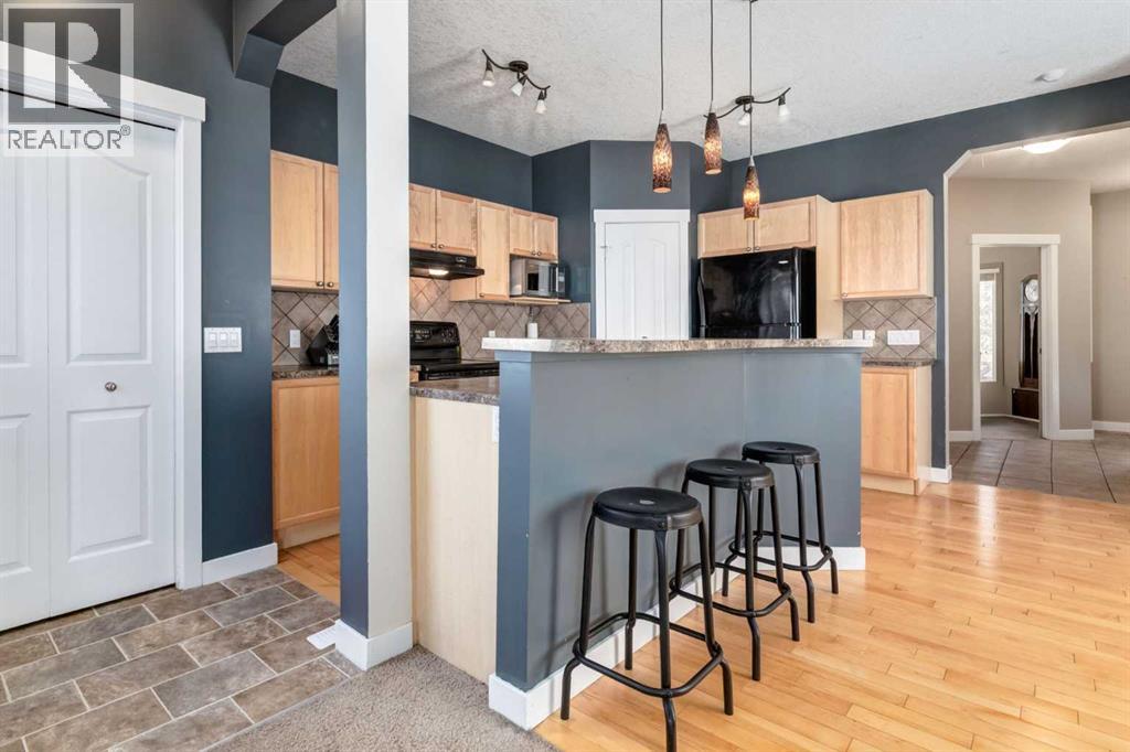 35 Bridlecrest Manor Sw, Calgary, Alberta  T2Y 4Y4 - Photo 11 - A2250180