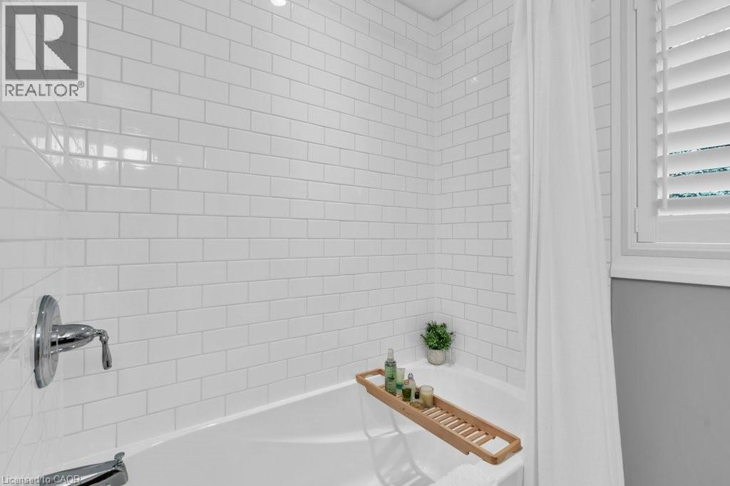 22 Roehampton Court, Kitchener, Ontario N2A 3L1 - Photo 24 - 40778522