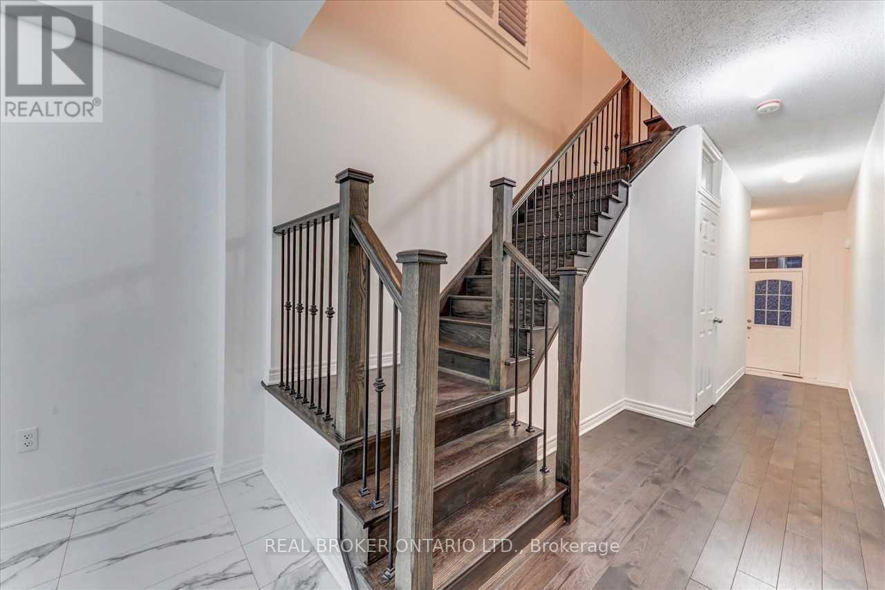 Main - 91 Titan Trail, Markham, Ontario  L3S 0E4 - Photo 3 - N12519984